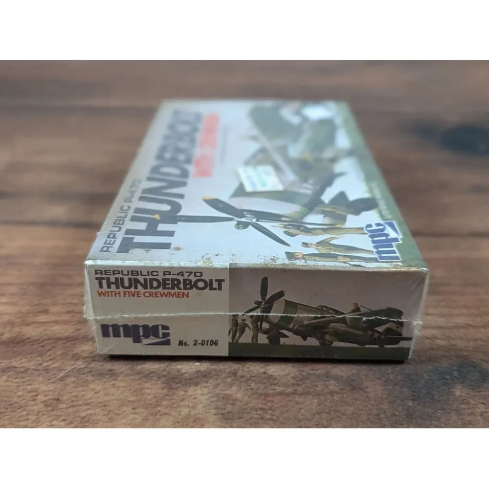 Sealed MPC Republic P-47D Thunderbolt WITH CREWMEN‎
